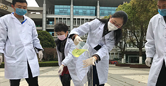 消毒液捐贈(zèng)聯(lián)動(dòng)多方愛(ài)心 省婦聯(lián)牽手企業(yè)共戰(zhàn)疫情